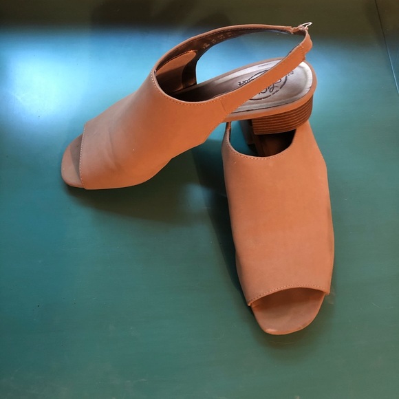 lifestride sandals wide width